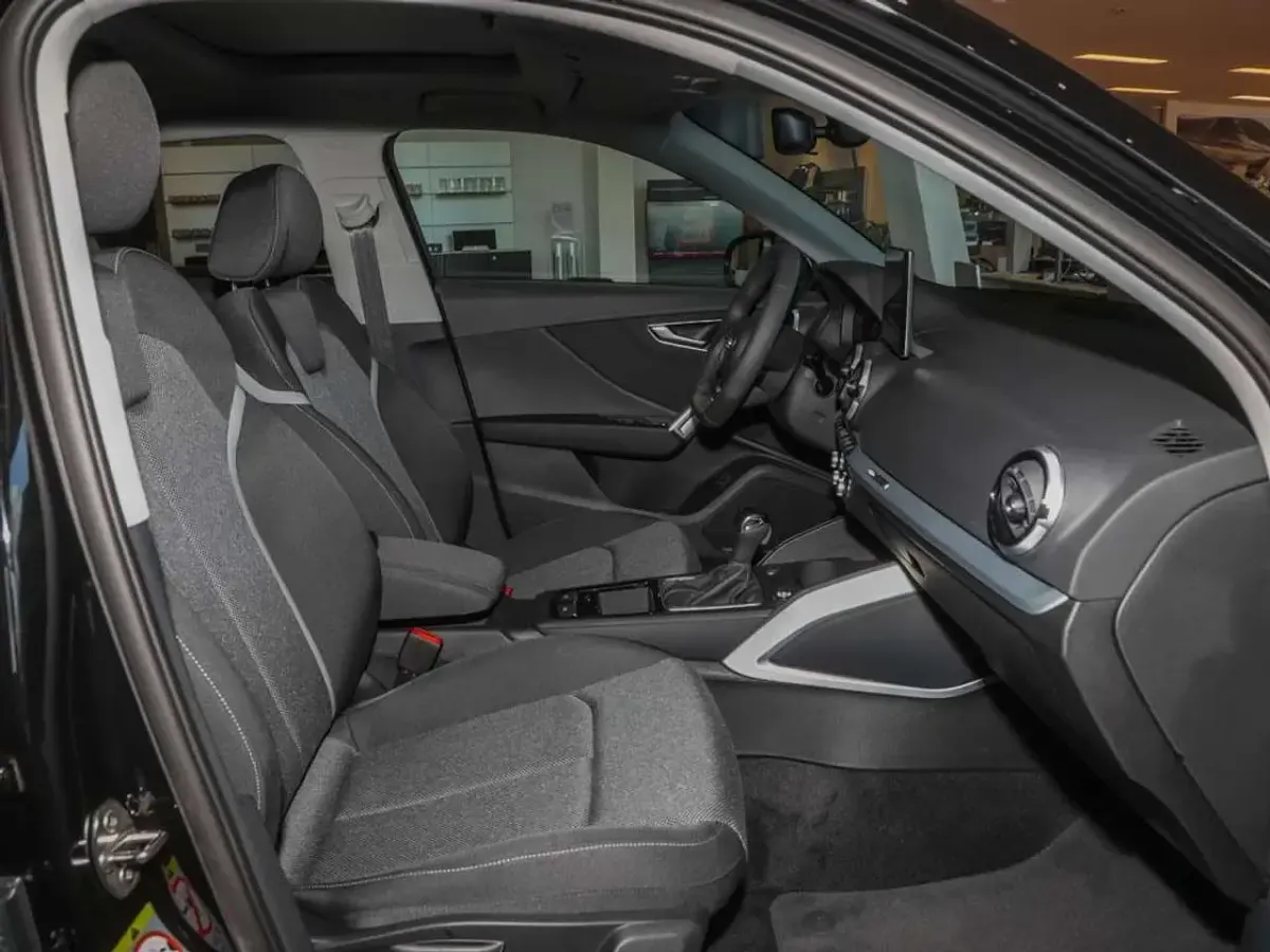 Second-hand Audi Q2 Advanced Plus 150 CP (110 kW) 2026 Negru SUV