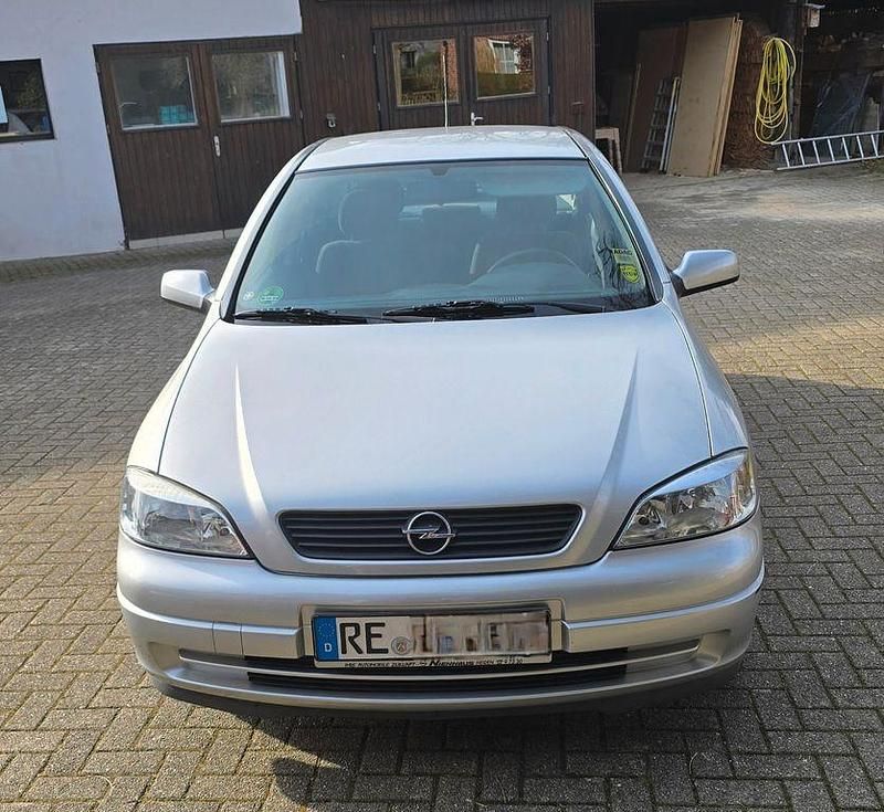 Gebraucht Opel Astra 75 PS (55 kW) 1999 Silber Limousine