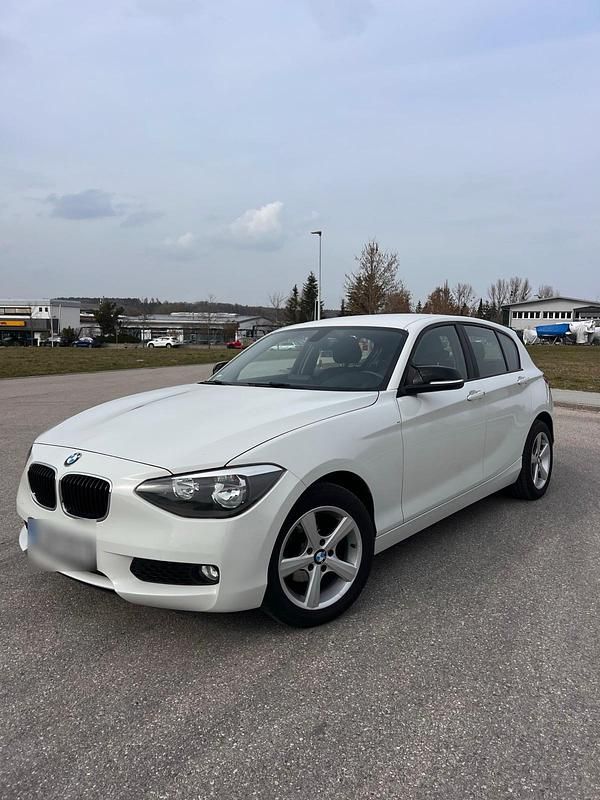 Gebraucht BMW 116 116 PS (85 kW) 2012 Weiß Kleinwagen