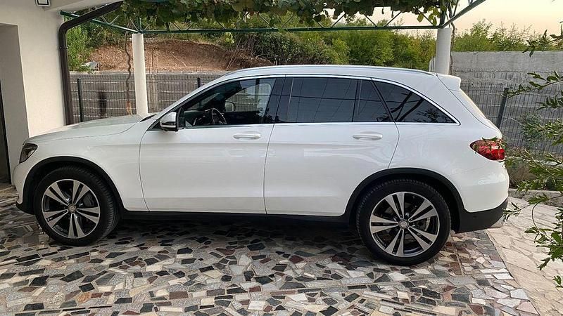 Weiß Gebraucht 2015 Mercedes GLC250 SUV | 23.100 € (Fairer Preis) - Bild 1/4