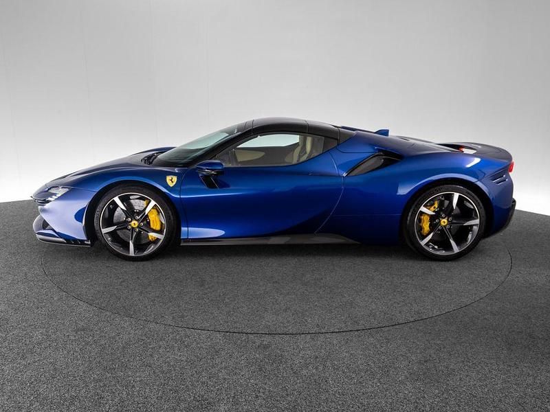 Gebraucht Ferrari SF90 999 PS (734 kW) 2023 Blau Cabrio