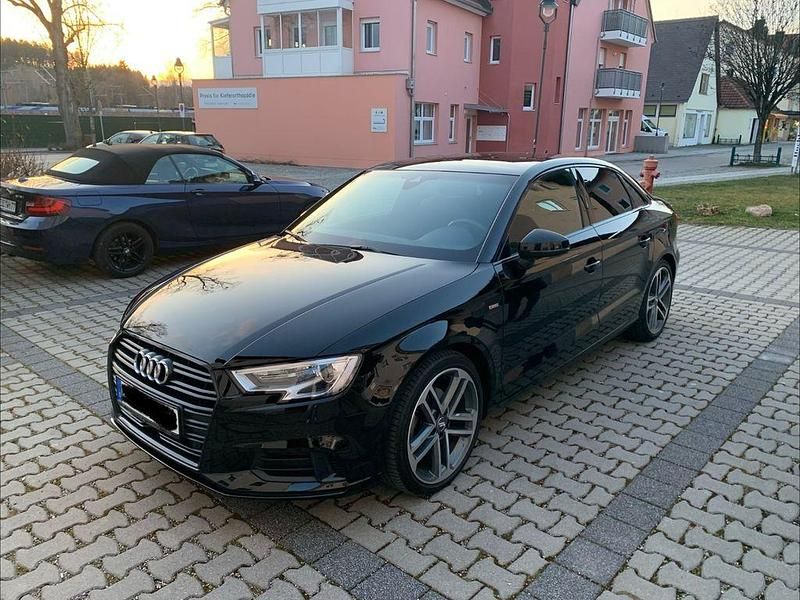 Schwarz Gebraucht 2018 Audi A3 S-Line Limousine | 19.250 € (Etwas zu teuer) - Bild 1/4