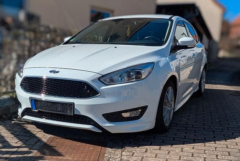 Gebraucht Ford Focus Titanium 150 PS (110 kW) 2016 Weiß Limousine