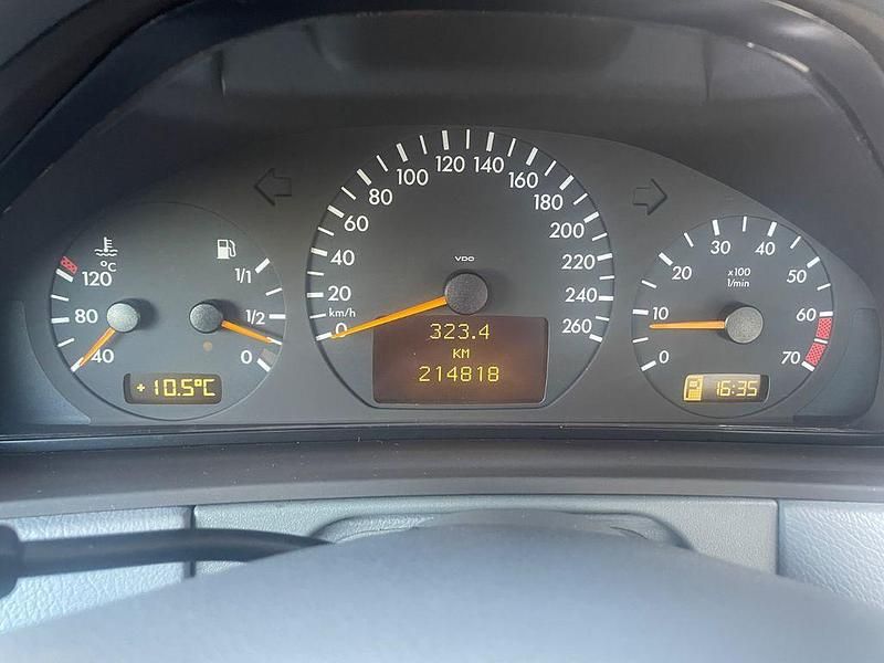 Gebraucht Mercedes E280 Elegance 204 PS (150 kW) 2000 Silber Limousine