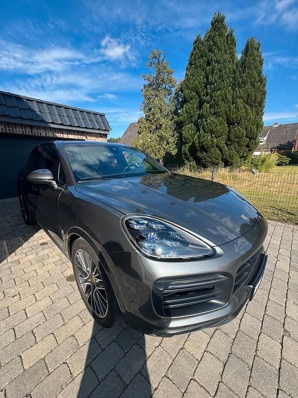 Grau Gebraucht 2018 Porsche Cayenne SUV | 45.000 € (Fairer Preis) - Bild 1/4