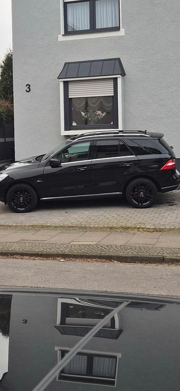 Gebraucht Mercedes ML350 258 PS (189 kW) 2012 Schwarz SUV