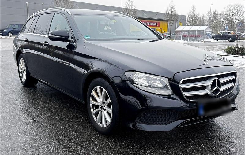Gebraucht Mercedes E200 150 PS (110 kW) 2018 Schwarz Kombi