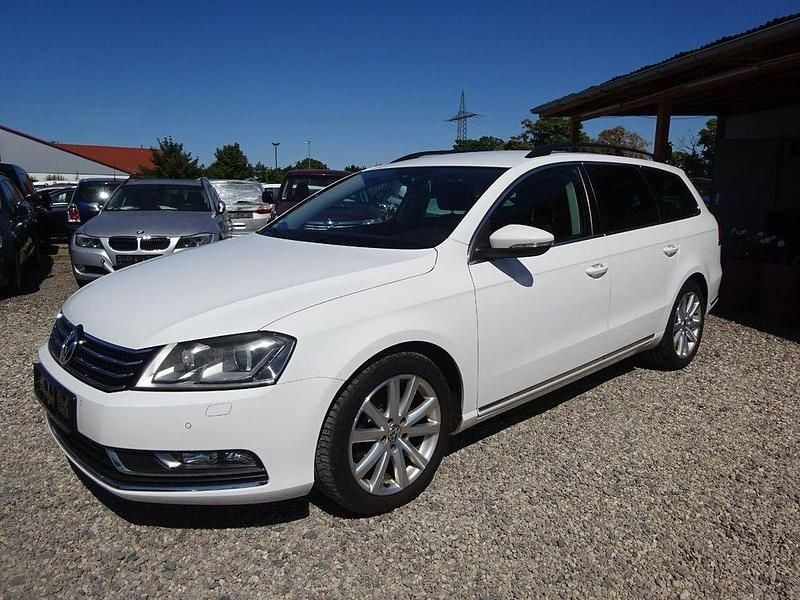 Weiß Gebraucht 2012 VW Passat Comfortline Kombi | 4.000 € (Superpreis) - Bild 1/4
