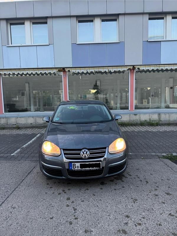 Grau Gebraucht 2007 VW Jetta Limousine | 2.500 € (Guter Preis) - Bild 1/4
