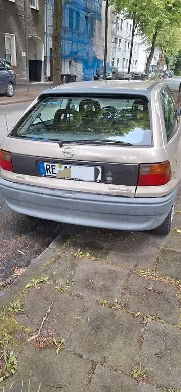 Gebraucht Opel Astra 75 PS (55 kW) 1997 Beige Limousine