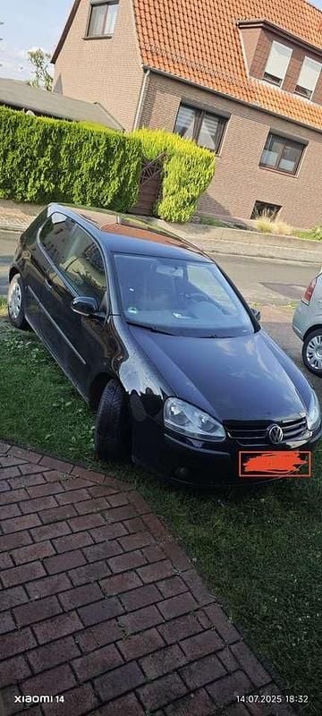 Schwarz Gebraucht 2004 VW Golf IV Trendline Kleinwagen | 1.200 € (Guter Preis) - Bild 1/3