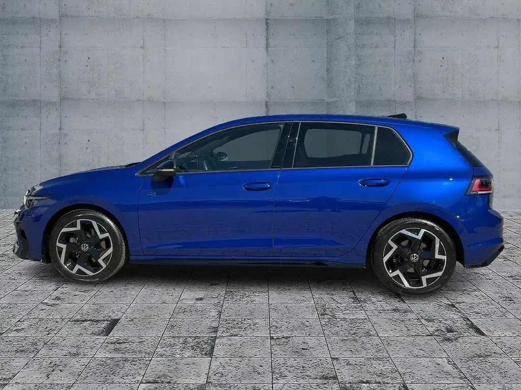 Gebraucht VW Golf VIII R-line 150 PS (110 kW) 2025 Blau Limousine