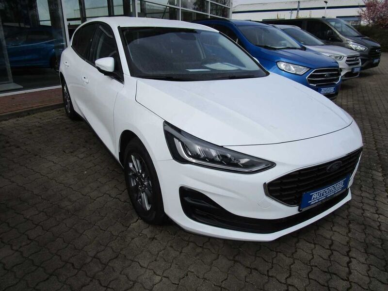 Weiß Gebraucht 2022 Ford Focus Titanium Limousine | 20.990 € (Fairer Preis) - Bild 1/4