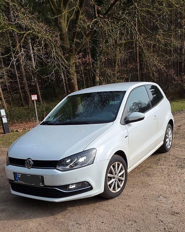 Gebraucht VW Polo LOUNGE 75 PS (55 kW) 2015 Weiß Kleinwagen
