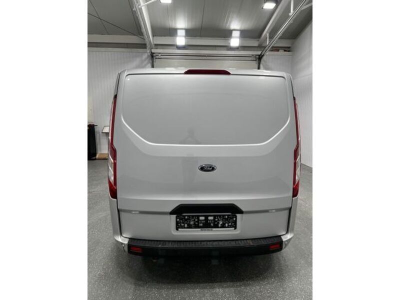 Gebraucht Ford 300 131 PS (96 kW) 2020 Polarsilber (pnzjb0) (metallic) Van