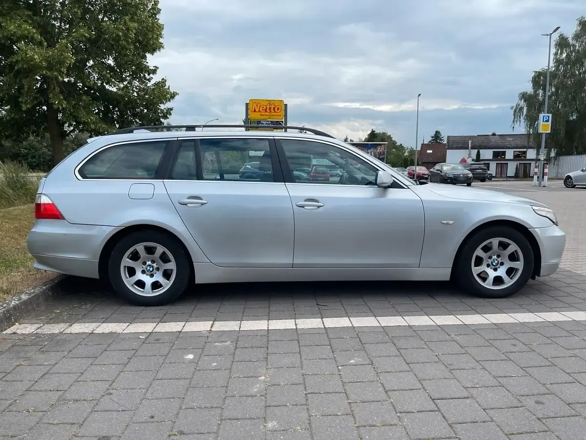 Gebraucht BMW 525 177 PS (130 kW) 2006 Silber Kombi