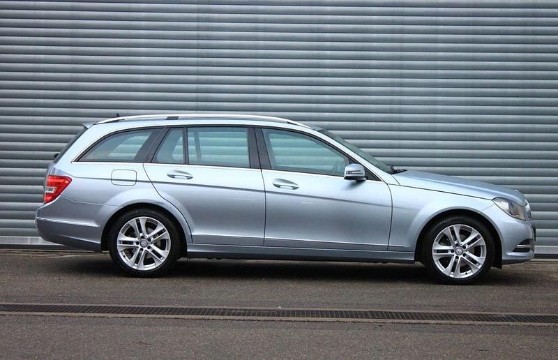Silber Gebraucht 2013 Mercedes C180 Avantgarde Limousine | 10.500 € (Fairer Preis) - Bild 1/4