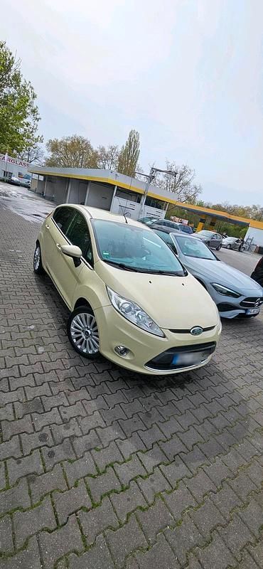 Gebraucht Ford Fiesta 90 PS (66 kW) 2009 Gelb Kleinwagen