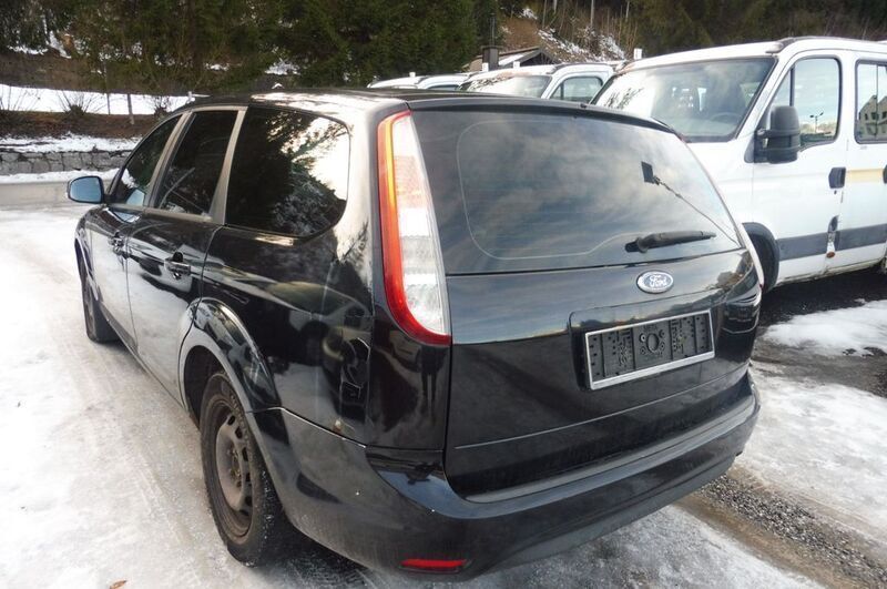 Gebraucht Ford Focus Style 90 PS (66 kW) 2009 Schwarz Limousine