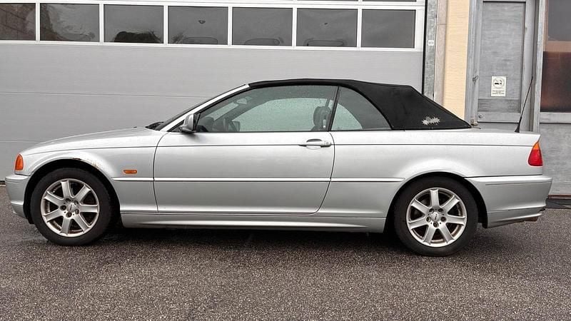 Gebraucht BMW 318 Cabriolet 142 PS (104 kW) 2003 Silber Cabrio