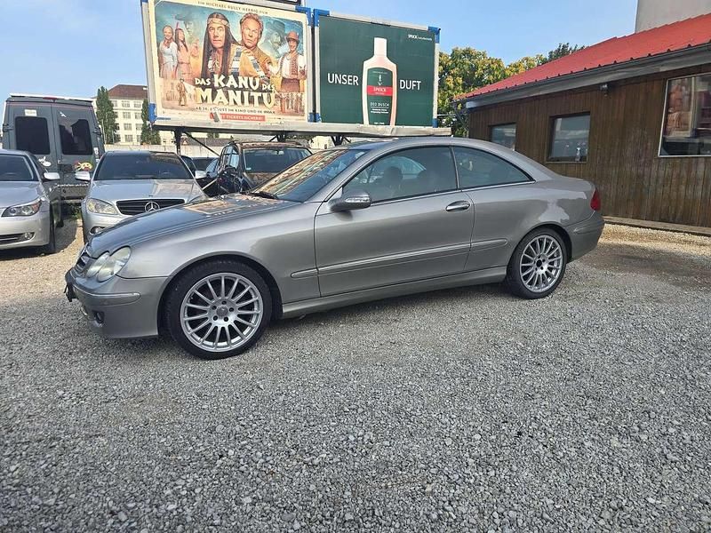Cubanitsilber metallic Gebraucht 2008 Mercedes CLK220 Coupé | 2.800 € (Superpreis) - Bild 1/4