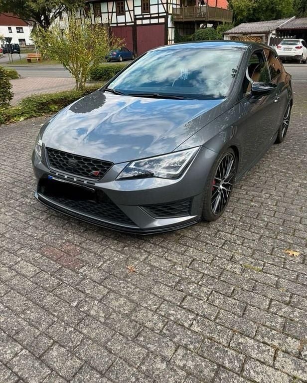 Grau Gebraucht 2016 Cupra Leon Coupé | 21.499 € (Fairer Preis) - Bild 1/4