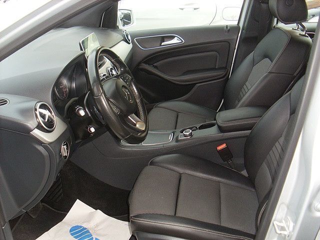 Gebraucht Mercedes B200 136 PS (100 kW) 2016 Silber Kleinwagen