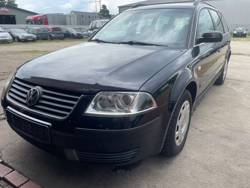 Schwarz Gebraucht 2001 VW Passat Basis Kombi | 1.999 € (Teuer) - Bild 1/4