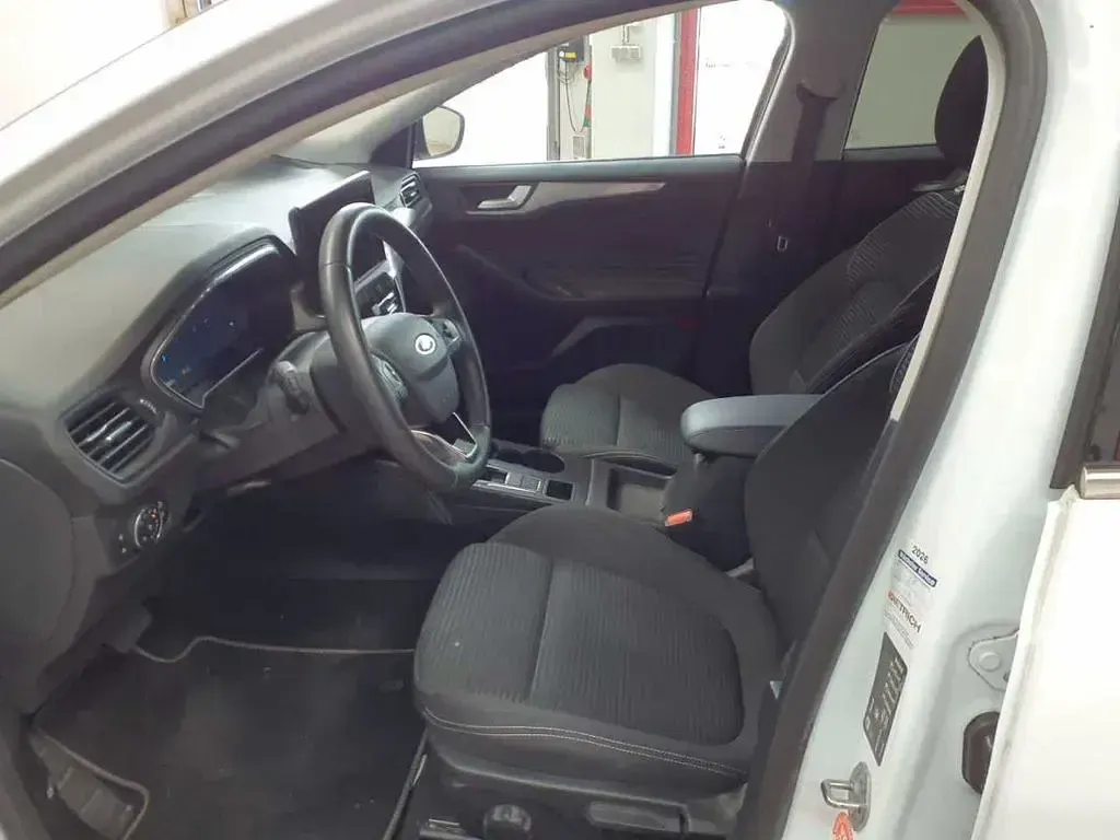 Gebraucht Ford Focus Titanium X 120 PS (88 kW) 2023 Weiß Limousine