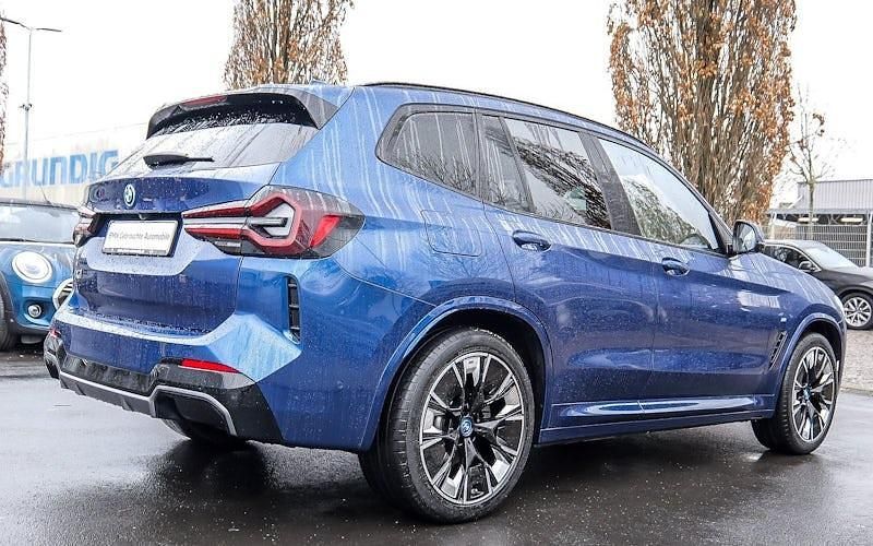 Gebraucht BMW iX3 Impressive 210 kW (286 PS) 2022 Blau SUV