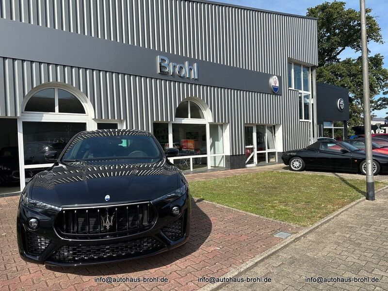 Nero assoluto Gebraucht 2023 Maserati Levante SUV | 105.000 € - Bild 1/4
