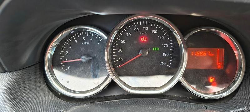 Gebraucht Dacia Duster Lauréate 125 PS (91 kW) 2016 Schwarz SUV