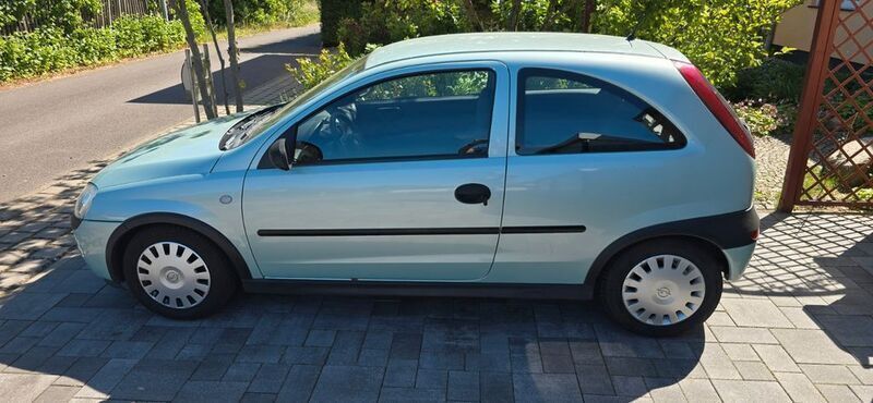Grün Gebraucht 2002 Opel Corsa Njoy Limousine | 900 € (Guter Preis) - Bild 1/4