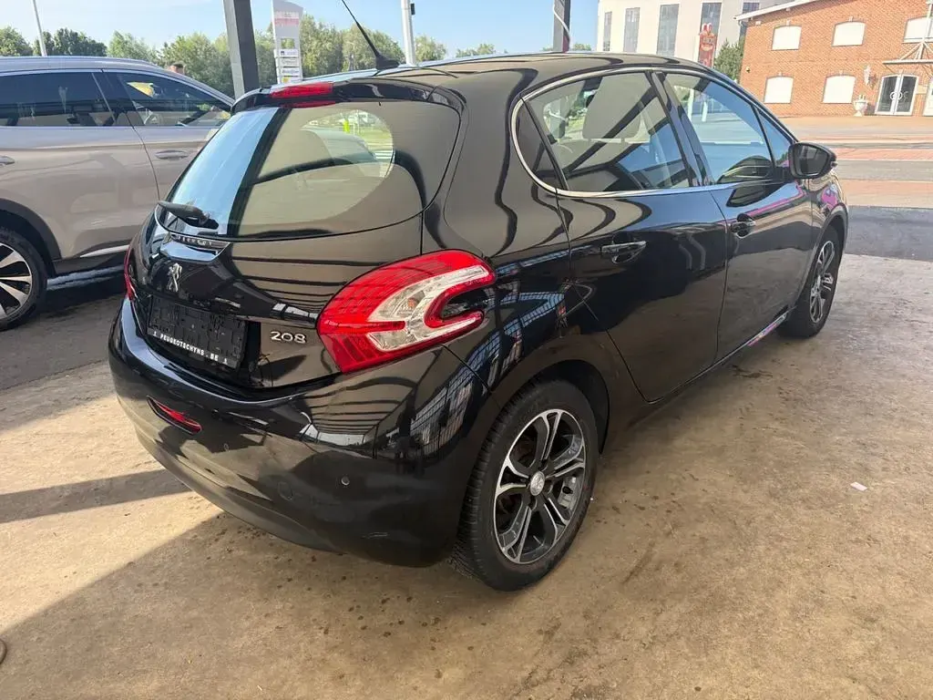 Gebraucht Peugeot 208 Allure 82 PS (60 kW) 2015 Schwarz Kleinwagen