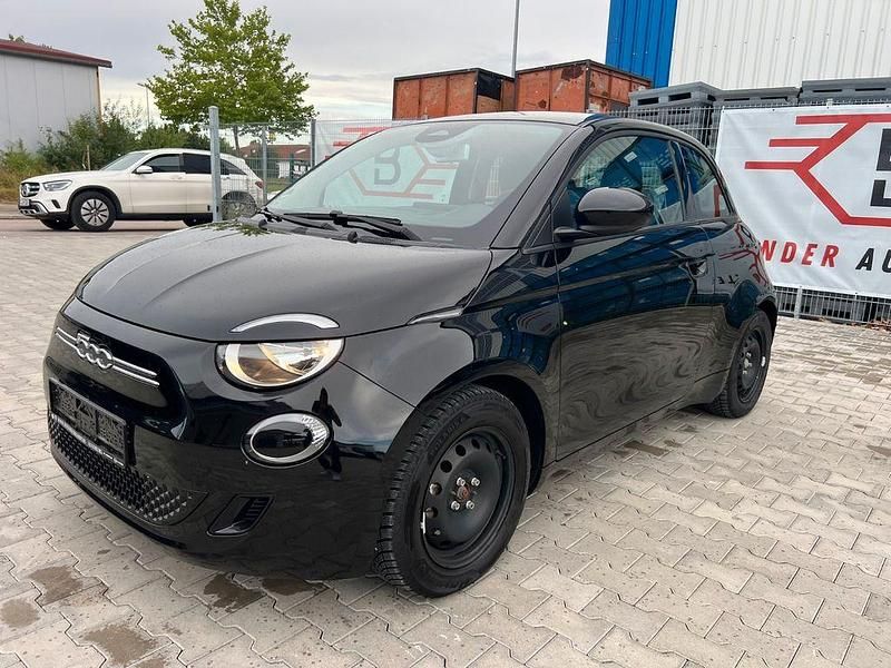 Schwarz Gebraucht 2023 Fiat 500e Icon Kleinwagen | 13.999 € - Bild 1/4