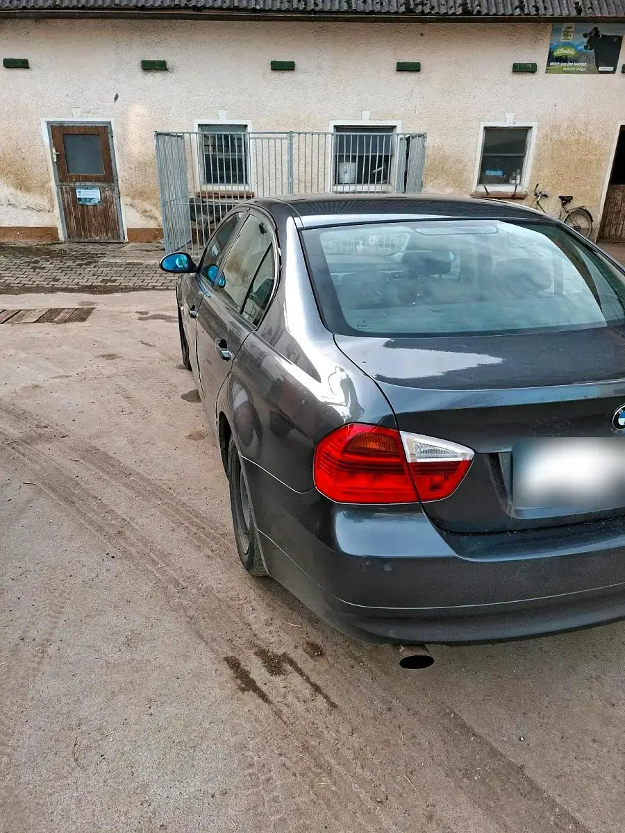 Gebraucht BMW 318 120 PS (88 kW) 2006 Grau Limousine