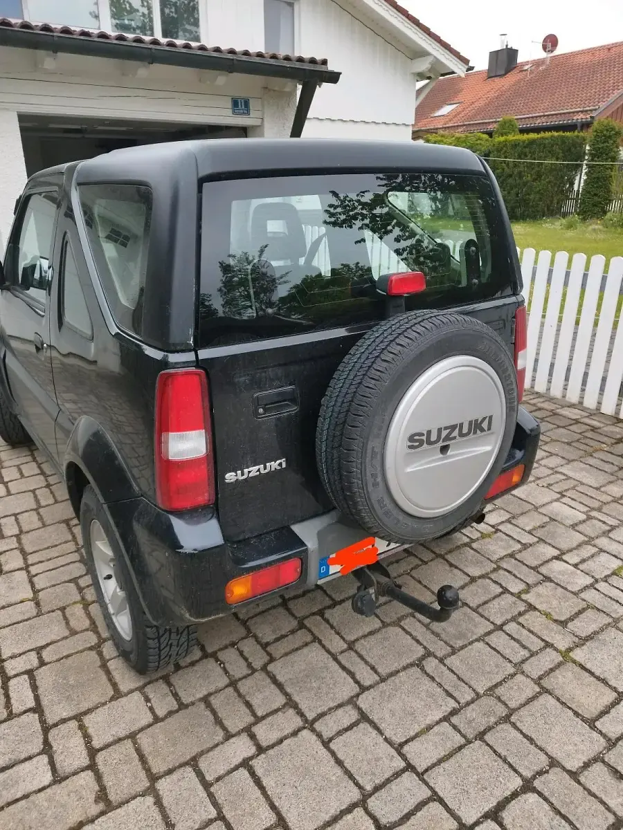 Używany Suzuki Jimny 120 KM (88 kW) 2007 Czarny SUV
