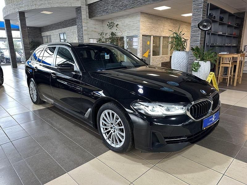 Gebraucht BMW 530e Sport Line 292 PS (214 kW) 2021 Schwarz Kombi
