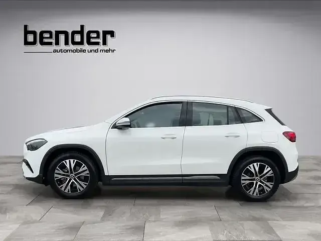 Usata Mercedes GLA200 Progressive 163 CV (119 kW) 2023 Bianco SUV