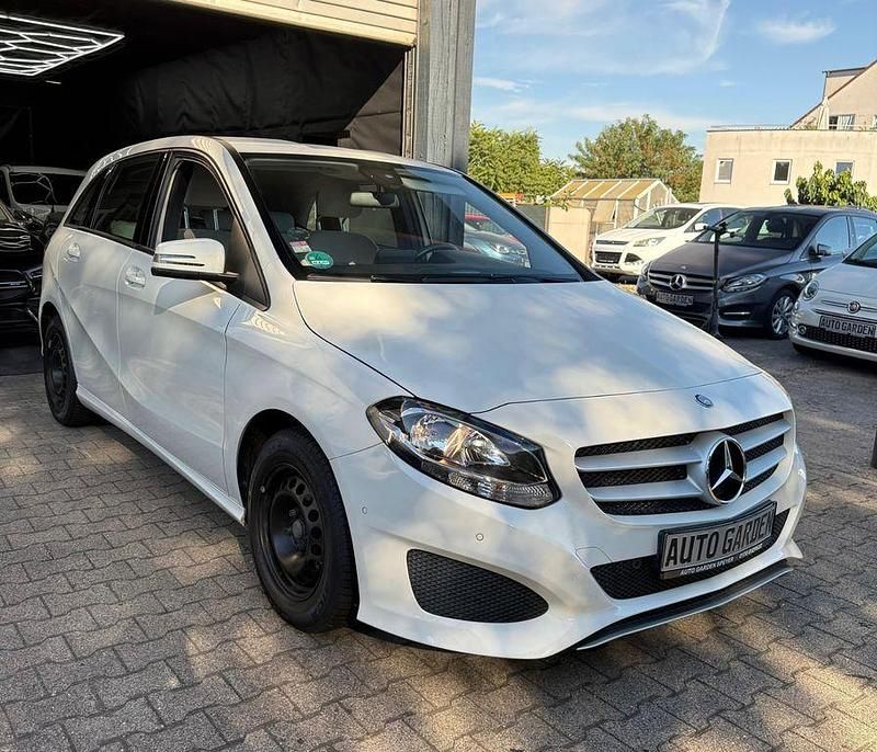 Gebraucht Mercedes B160 90 PS (66 kW) 2015 Weiß Van / Kleinbus