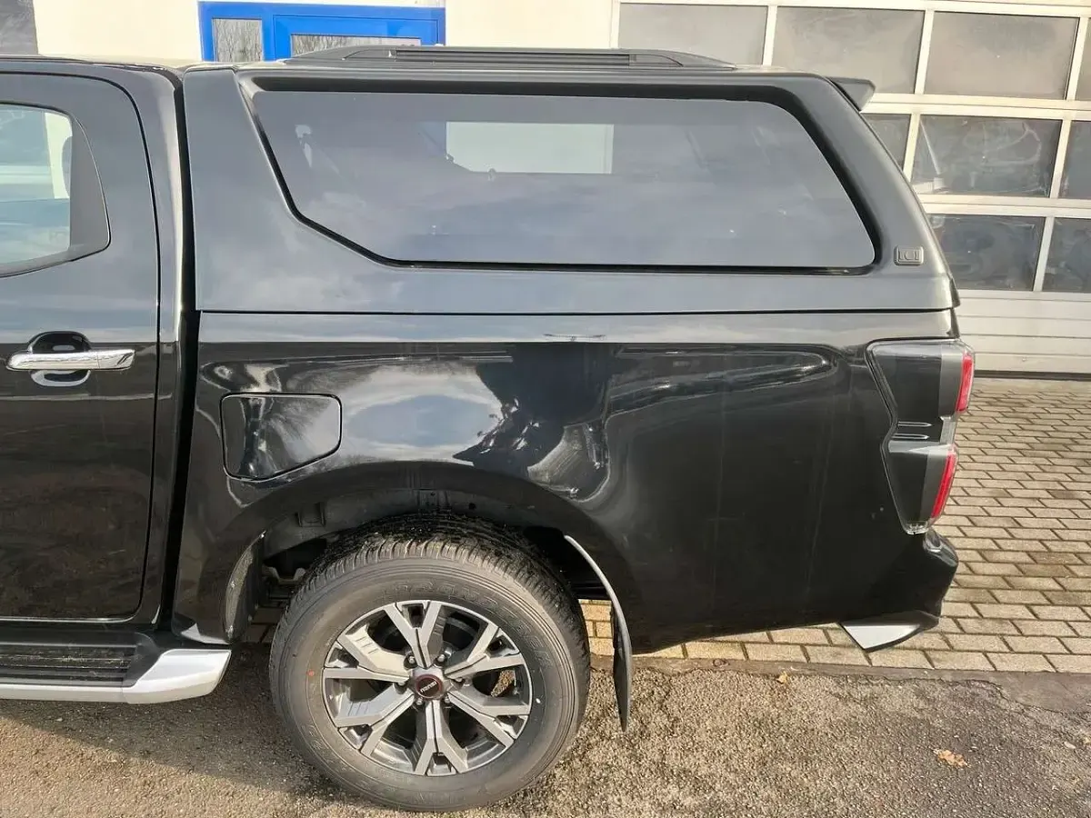 Neu Isuzu D-Max 163 PS (119 kW) 2025 Onyx black Pickup