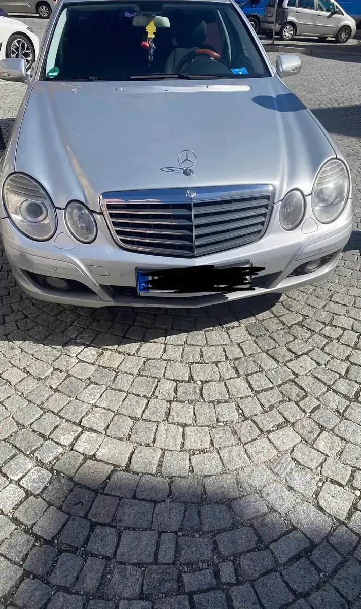Gebraucht Mercedes E280 190 PS (139 kW) 2006 Silber Limousine