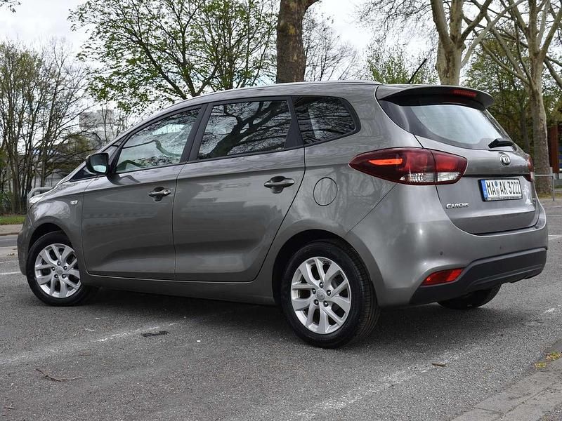 Gebraucht Kia Carens 141 PS (103 kW) 2017 Grau Van / Kleinbus