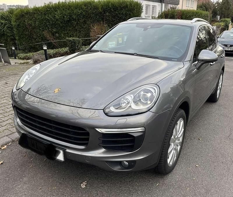 Grau Gebraucht 2016 Porsche Cayenne SUV | 33.700 € - Bild 1/4
