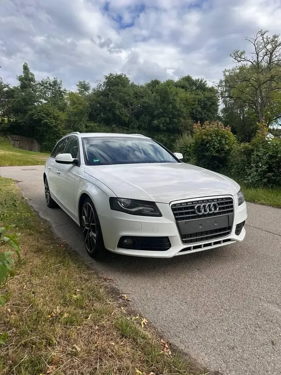 Gebraucht Audi A4 160 PS (117 kW) 2011 Weiß Kombi