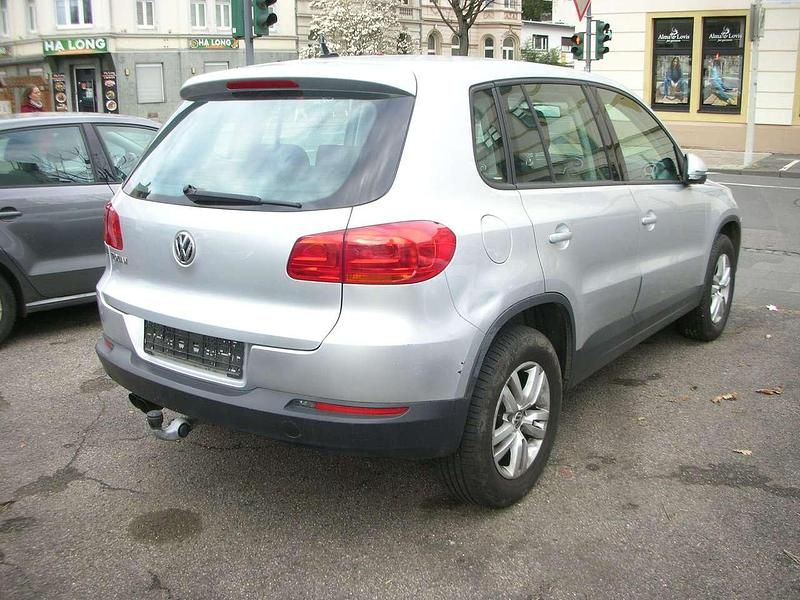 Gebraucht VW Tiguan 140 PS (102 kW) 2011 Reflexsilber metallic SUV