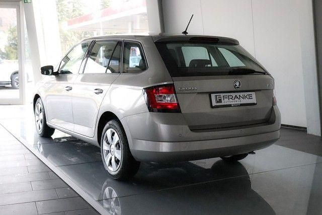 Gebraucht Skoda Fabia Ambition 90 PS (66 kW) 2015 Beige Kombi