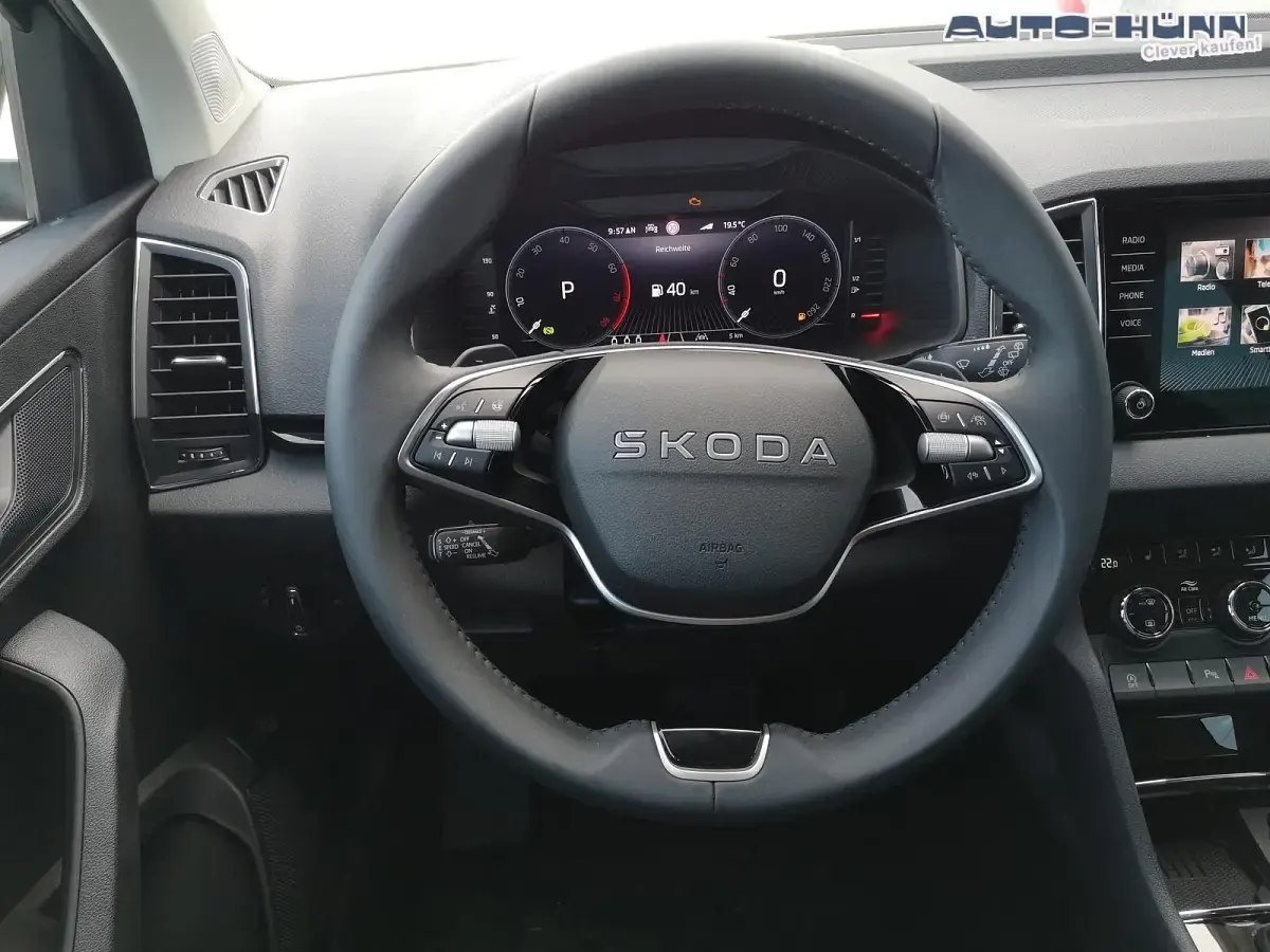 Neu Skoda Karoq Selection 150 PS (110 kW) 2026 Nevadaweiß metallic SUV