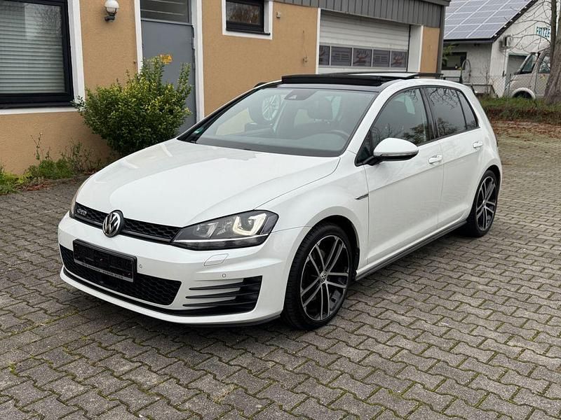 Weiß Gebraucht 2016 VW Golf VII GTD Limousine | 15.900 € (Fairer Preis) - Bild 1/4