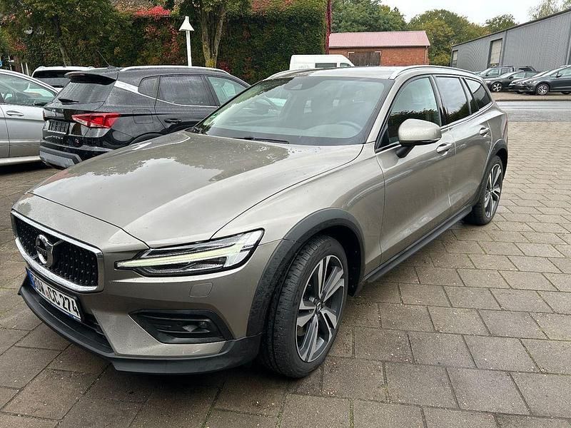 Gebraucht Volvo V60 CC Pro 197 PS (144 kW) 2020 Grau Kombi